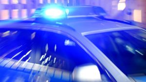 Überfall in Stuttgart- Bad Cannstatt: 21-Jähriger attackiert und beraubt – Zeugen gesucht