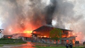 Ofterdingen im Kreis Tübingen: Millionenschaden bei Brand in Pferdehof