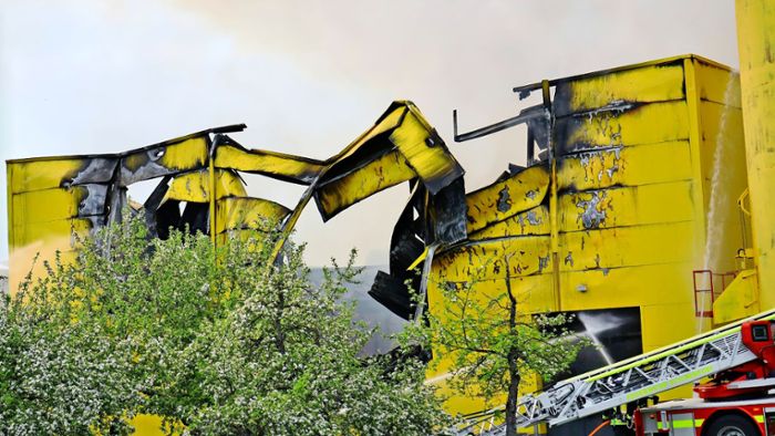 Großbrand bei Dusyma in Schorndorf: Das Feuer trifft die Firma hart