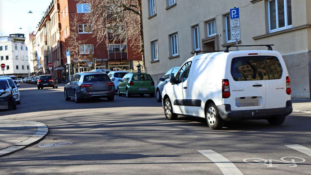 Verkehrsberuhigung in Stuttgart: Poller an der Einfahrt zur Herzogstraße