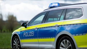 Unfall in Deizisau: 71-Jähriger fährt mit Land Rover über Verkehrsinsel – 6000 Euro Schaden