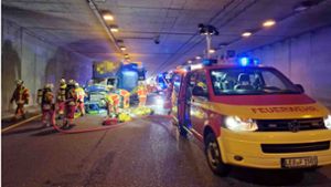 Unfall im Engelbergtunnel: Drei Lkw krachen ineinander – A81 gesperrt