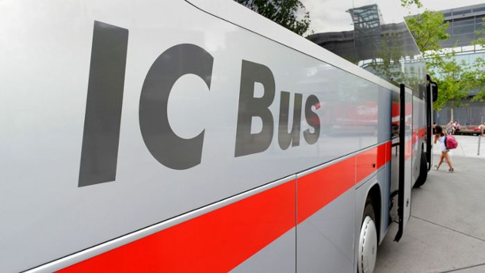 Die Deutsche Bahn gibt Fernbusse auf –  Chance für Flixbus