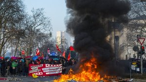 Blockupy-Bündnis kritisiert Gewalttaten