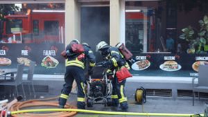 Stuttgart-Ost: Brand in Dönerimbiss – Feuerwehr rückt aus