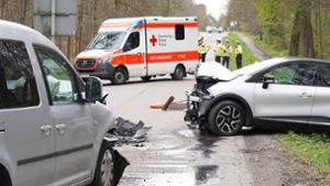 Unfall in Stuttgart-West: Drei Autos kollidieren am Parkplatz Solitude – drei Verletzte