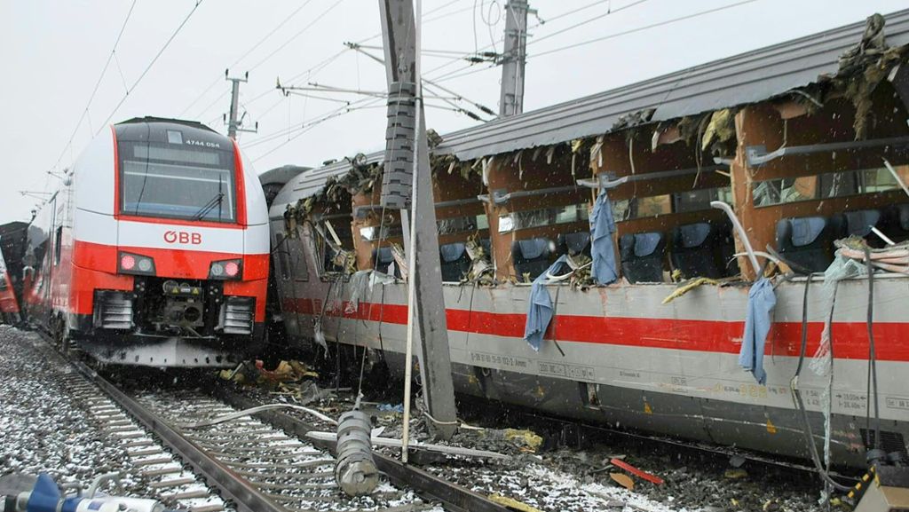 Unglück in der Steiermark: Eine Tote und mehrere Verletzte bei Zug-Crash