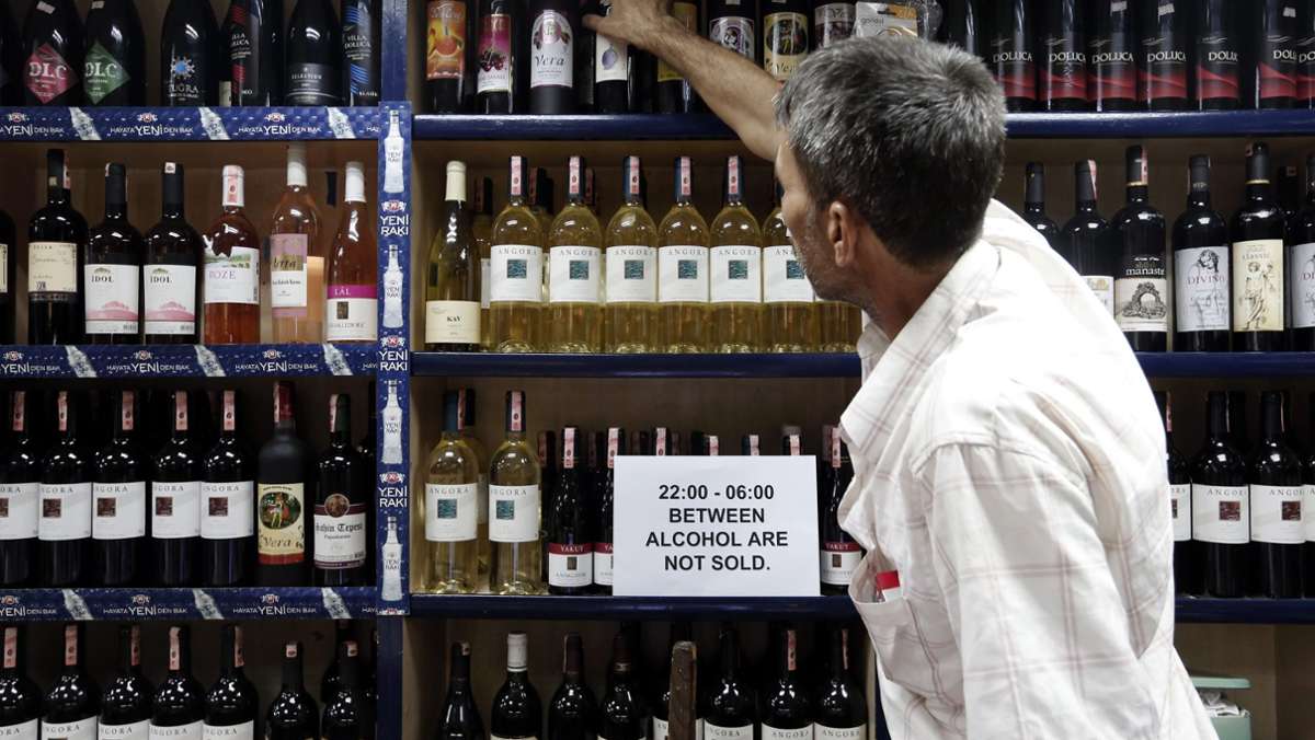 Türkei droht Alkoholverbot: Sturm auf die Schnapsläden