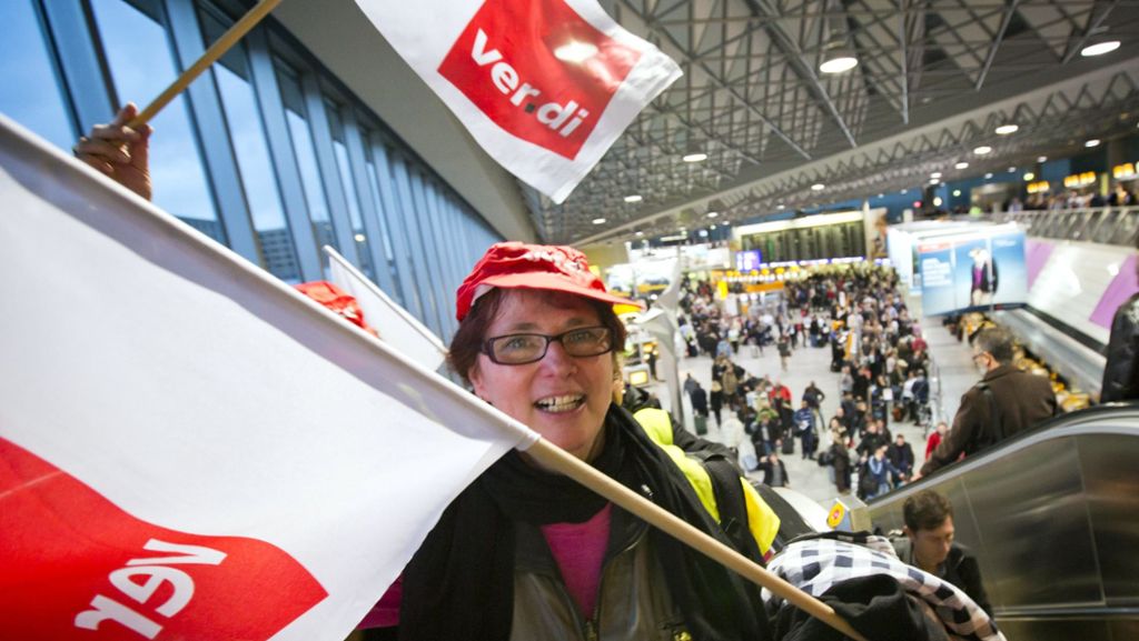 Flughafen Frankfurt betroffen: Verdi weitet Streiks am Dienstag auf sechs Flughäfen aus