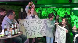 Aktivisten protestieren bei Özdemir-Abend in Stuttgart