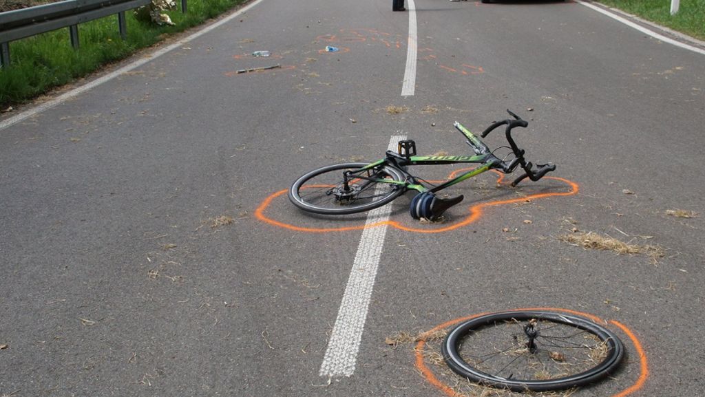 Tiefenbronn: 79-jähriger Fahrradfahrer bei Unfall lebensgefährlich verletzt