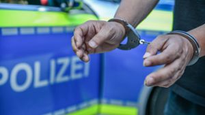 Auf Marktplatz mit Messer bedroht: Festnahme nach Überfall in Schorndorf