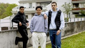 Drei junge Männer über den Schlossplatz: „Freizügige  Mädchen und aggressive Männer“