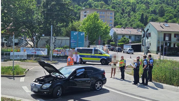 Stadtbahnunfall in Stuttgart-Wangen: Auto und U9 kollidieren – Stadtbahnverkehr unterbrochen