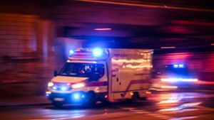 Unfall in Tübingen: Auto rammt Linienbus –  mehrere Menschen verletzt